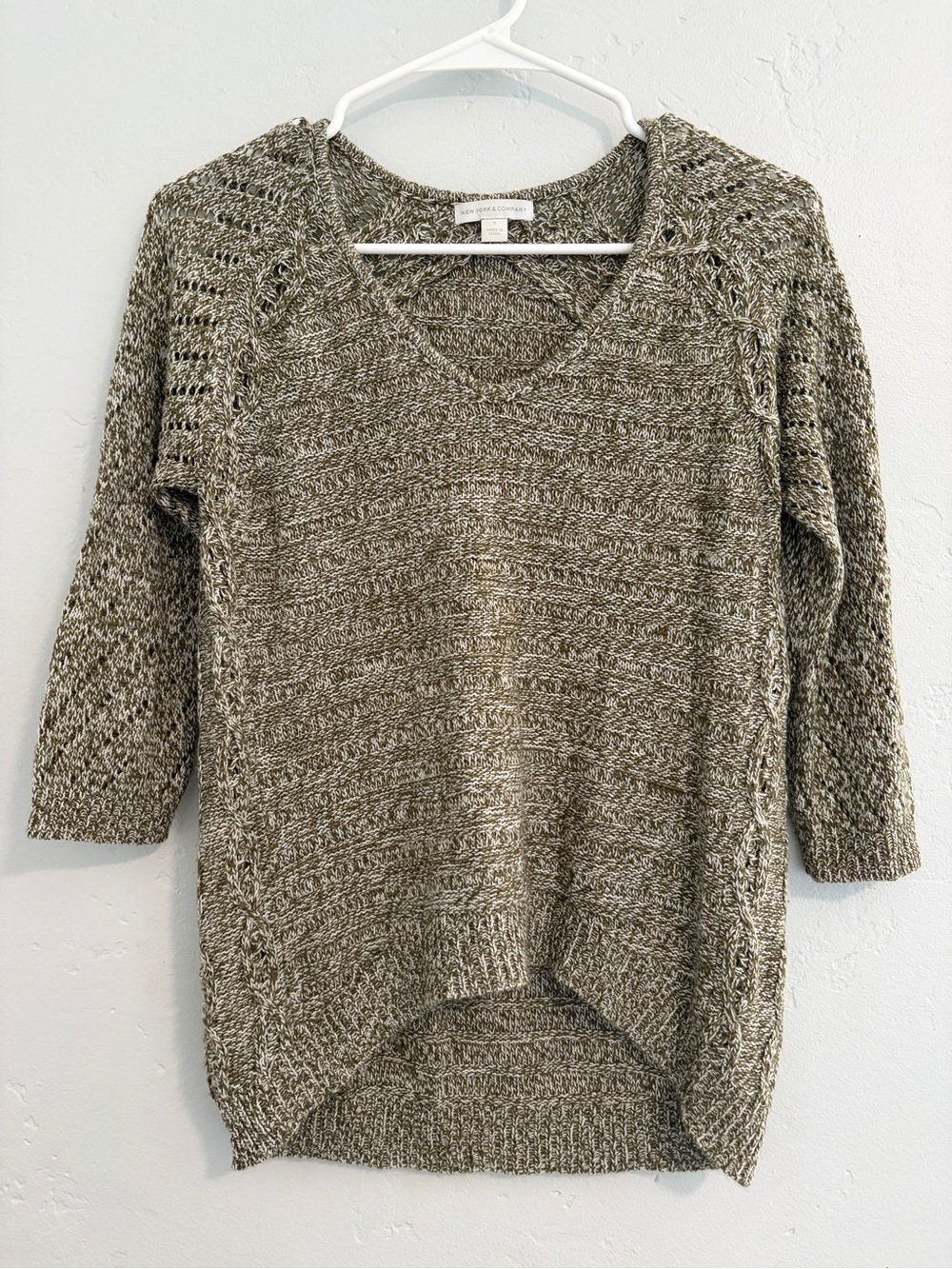 New York & Company Taupe Marled V-Neck Knit Sweater